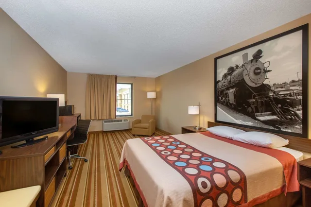 غرفة بسرير كينج، Super 8 By Wyndham Salina I-70 5/10