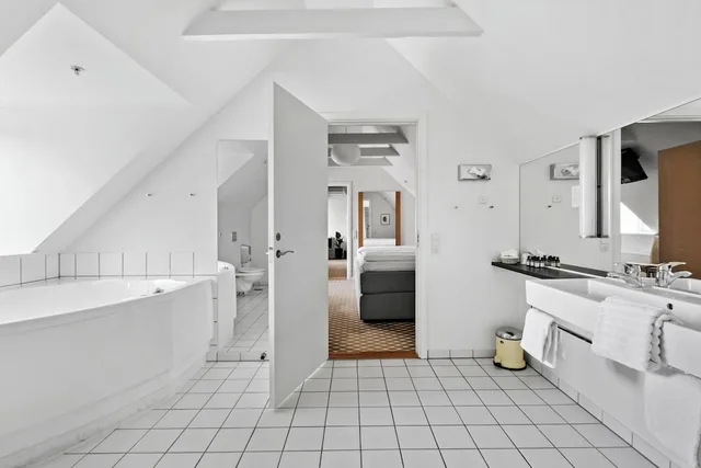 Suite, King Bed, Jetted Tub, Best Western Torvehallerne 3/3