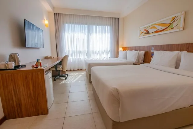 Classic Double Bed, Holiday Inn Manaus 1/4