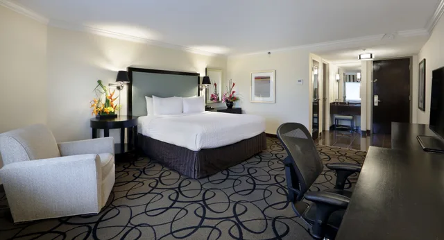Dream, Deluxe, King Bed, Bathtub، The Verve Hotel Boston Natick, Tapestry Collection by Hilton 3/6