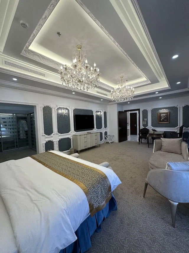 جناح ملكي بسرير كينج، Remaj Hotel 2/3