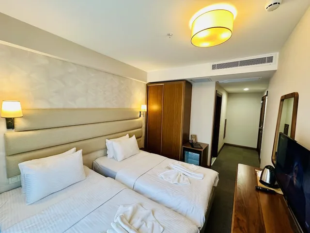 غرفة قياسية بسرير كوين بشرفة، Istanbul Midpoint Hotel 1/10