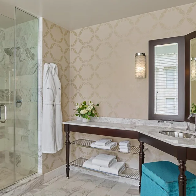 1 Bedroom, Hospitality, Suite, King Bed, The Nines A Luxury Collection Hotel Portland 1/1