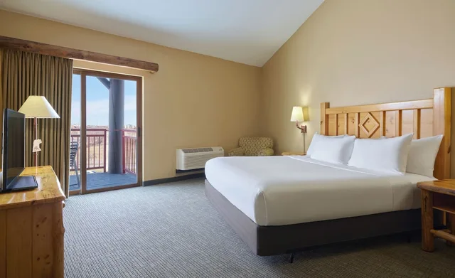 جناح بسرير كينج وسريرين كوين مع أريكة، Great Wolf Lodge Kansas City 2/2