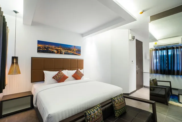 جناح، Aim House Bangkok 3/10
