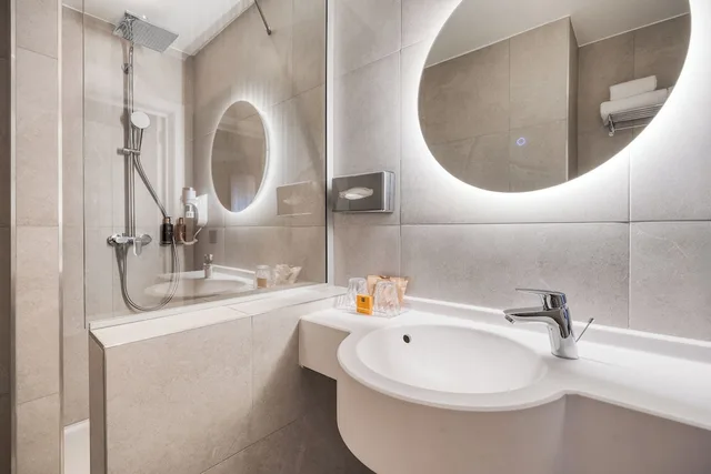 غرفة كلاسيكية بسرير كوين، Hotel Alma Grand Place 5/6