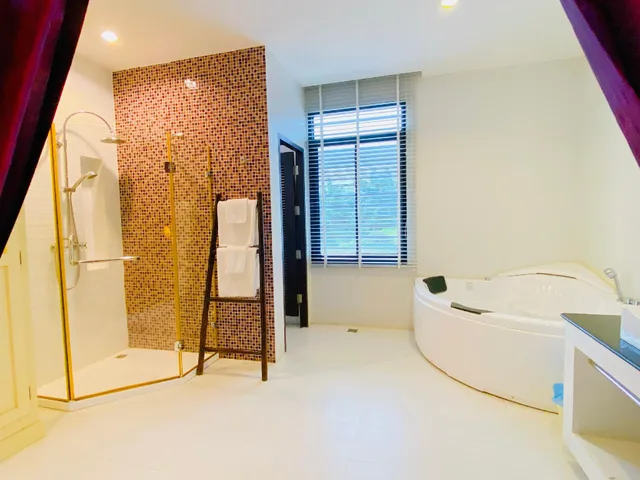 جناح ديلوكس بسرير كينج، The Desiign Hotel 2/2