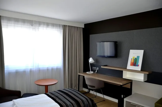 غرفة قياسية بسرير فردي، Holiday Inn Munich - City Centre 2/2