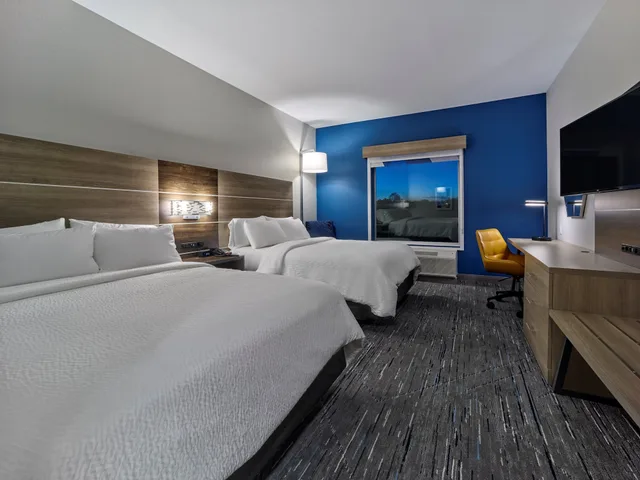 غرفة قياسية بسريرين كوين لذوي الإعاقة، Holiday Inn Express Huntsville Space Center 1/2