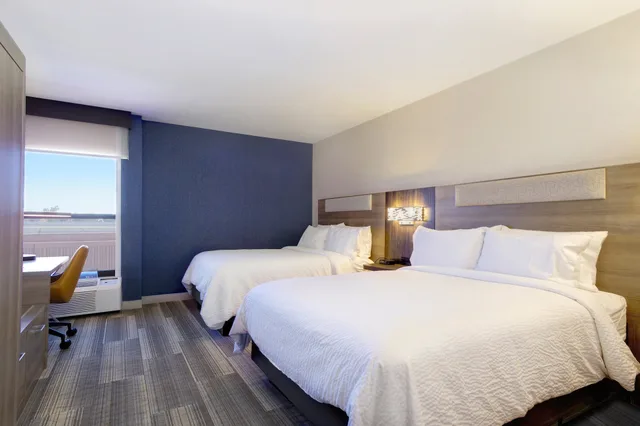 غرفة قياسية بسريرين كوين، Holiday Inn Express & Suites Phoenix-Tempe 1/1