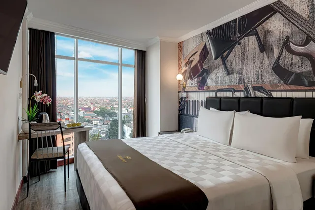 غرفة ديلوكس بسرير مزدوج، Goldvitel Hotel Surabaya 1/1