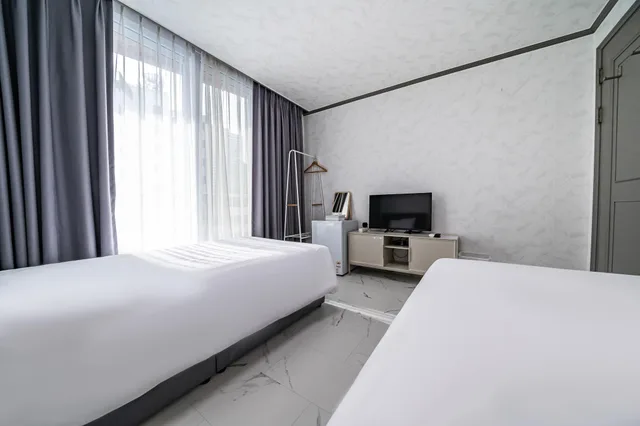Standard, Twin Beds, Lighthouse Beach Motel 1/1