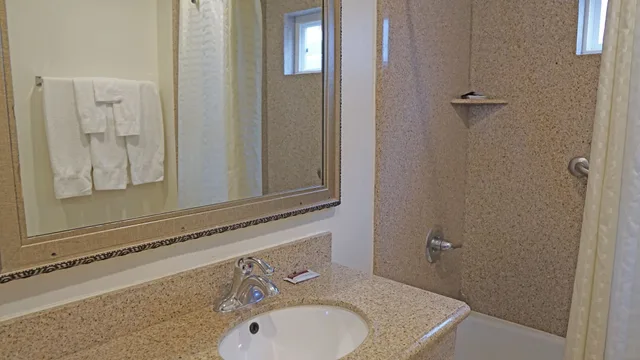 جناح عائلي بسرير كينج، Redondo Inn and Suites 3/5