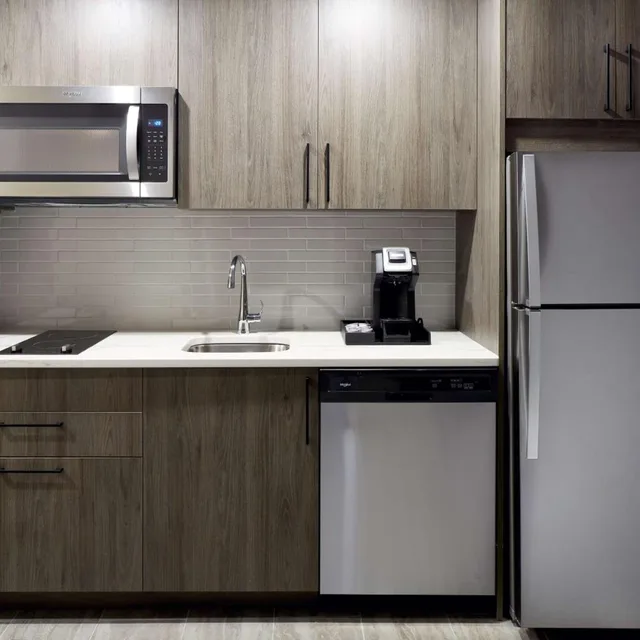 جناح بغرفتي نوم مع أريكة، Homewood Suites by Hilton Montreal Midtown 9/9