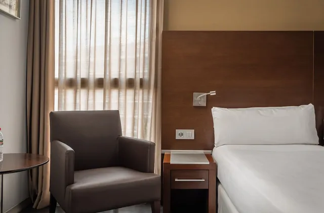 Standard, Twin Beds, Madanis Hotel 7/10