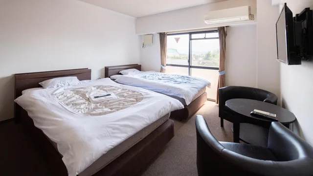 غرفة قياسية بسريرين منفصلين وفرشتي فوتون، Tabist Hotel Yamashiro Onsen 1/1