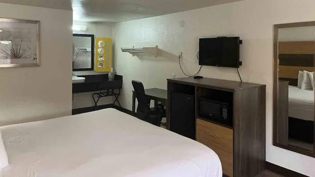 غرفة ديلوكس بسرير كينج للمدخنين لذوي الإعاقة، Motel6 Cross Lanes, WV–Goff Mountain Rd 6/7