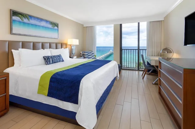 Ocean, King Bed، Wyndham Deerfield Beach Resort 1/6