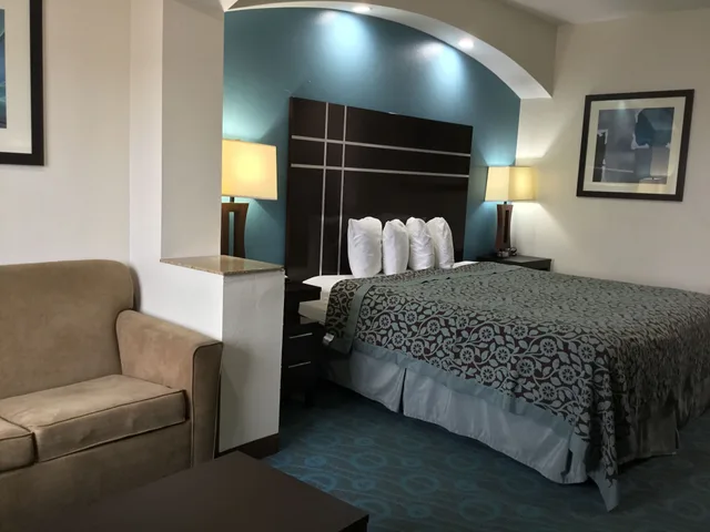 Efficiency, Standard, King Bed، Days Inn By Wyndham Humble/Houston Intercontinental Airport 5/9