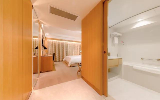غرفة سوبيريور بسرير كوين، Royal Dragon Hotel 10/10