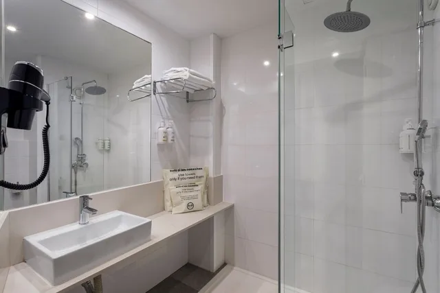 غرفة بسريرين منفصلين، B&B HOTEL Valencia Arena 3/5