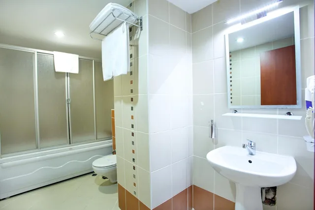 غرفة ثلاثية، Budo Hotel 10/10