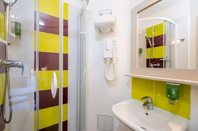 غرفة قياسية بسرير مزدوج، Comfort Hotel Orleans Olivet Aulnaies 6/7