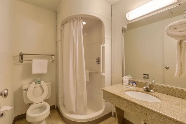 غرفة بسريرين مزدوجين للمدخنين، Americas Best Value Inn Amarillo Airport 4/6