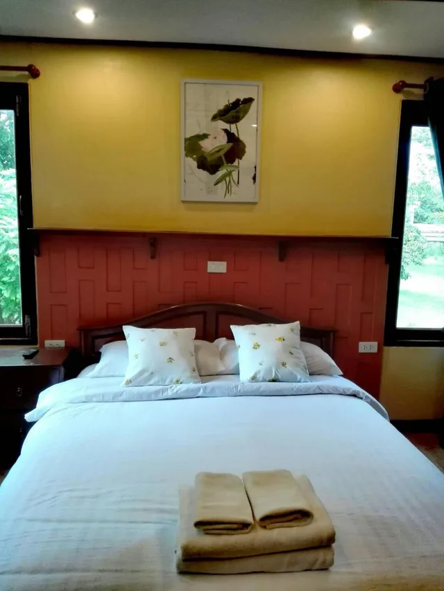 غرفة ديلوكس بسرير مزدوج بشرفة، Luang Chumni Village 2/4