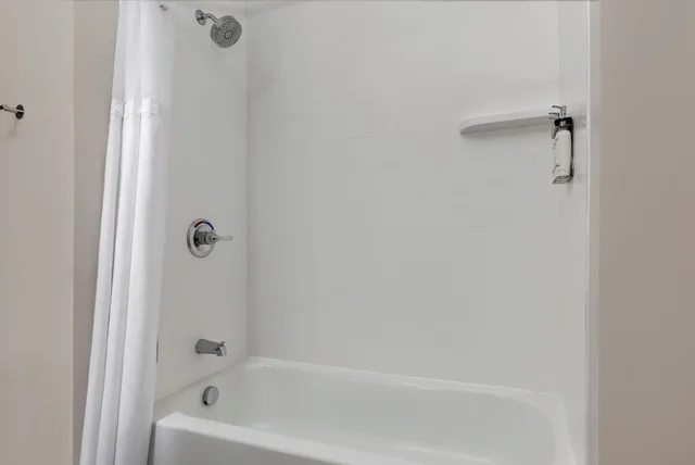 غرفة بريميوم بسرير فردي، Holiday Inn Express & Suites Stevensville - Benton Harbor, an IHG Hotel 6/6