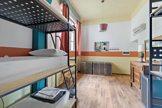 Mixed Dorm, 10 People, 5 Bunk Beds، Ostello Bello Firenze 2/3