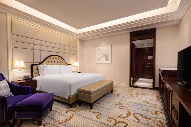 غرفة تنفيذية بشرفة، Radisson Blu Forest Manor Shanghai Hongqiao 3/6