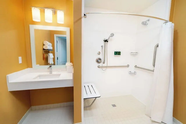 جناح ركني بسرير كوين لذوي الإعاقة، TownePlace Suites by Marriott Irvine Lake Forest 2/2