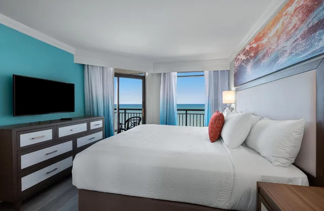 3 Bedrooms, Condo, Ocean Front، Grande Cayman Resort 7/10