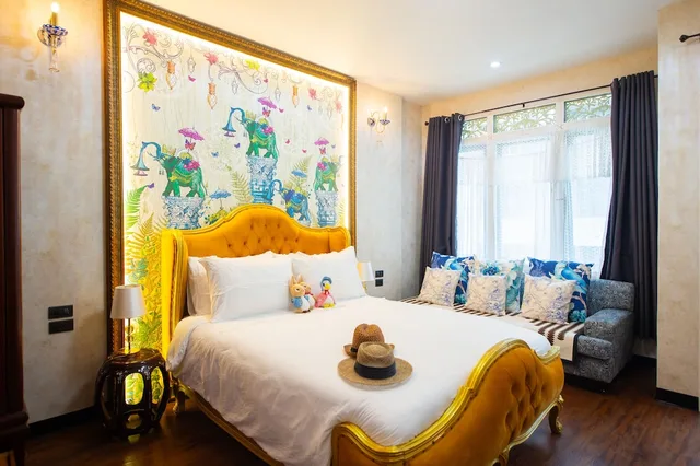 Design, Queen Bed، The Unforgotten B&B 1/5
