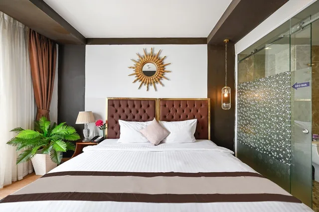 Signature, Double Bed, City View, Cicilia Saigon Hotels and Spa 7/10