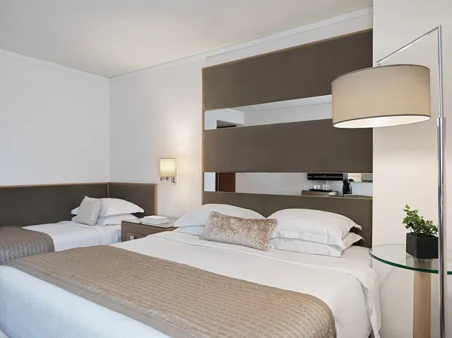 غرفة سوبيريور ثلاثية بثلاثة أسرّة بإطلالة على المدينة، Galaxy Hotel Iraklio 2/4