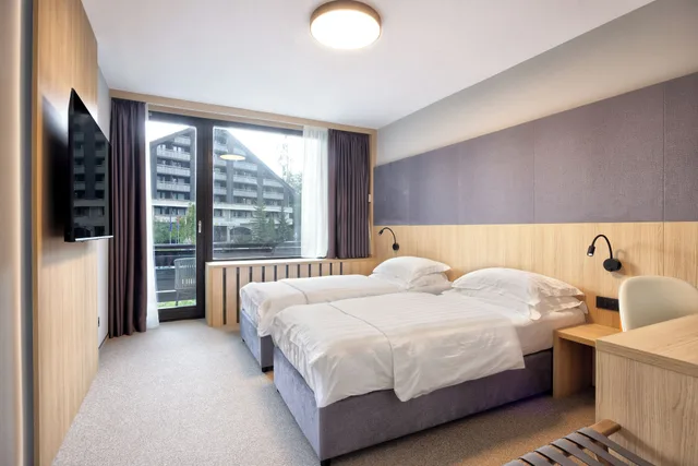 غرفة بسريرين منفصلين بشرفة، Hotel Kompas 2/3