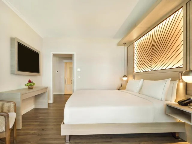 Residence, Suite, King Bed, Sofa, Kitchenette، Hilton Hotel Tahiti 1/8