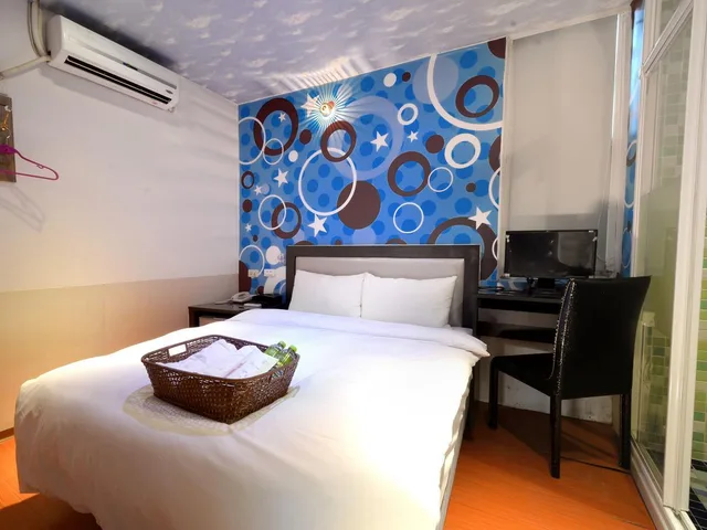 غرفة بسرير مزدوج، Happiness Inn 1/2