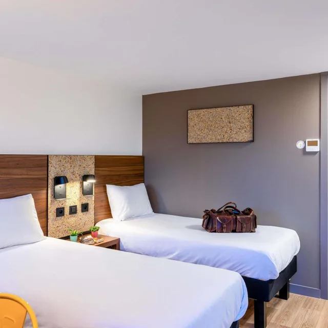 Pop, Twin Beds، greet Hotel Chatellerault 1/5