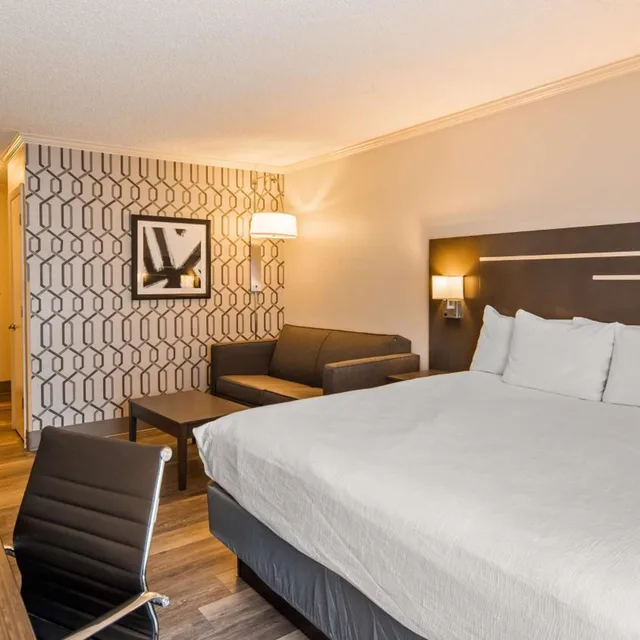 غرفة بزنس بسرير كينج، Best Western Plus Morristown Conference Center 2/8