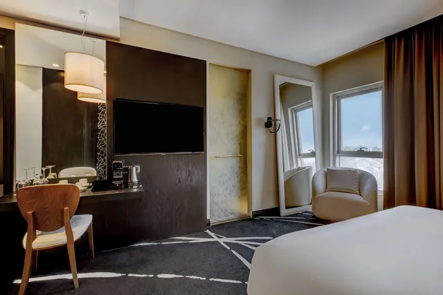غرفة قياسية بسرير كينج، Radisson Blu Lagos Ikeja 3/3