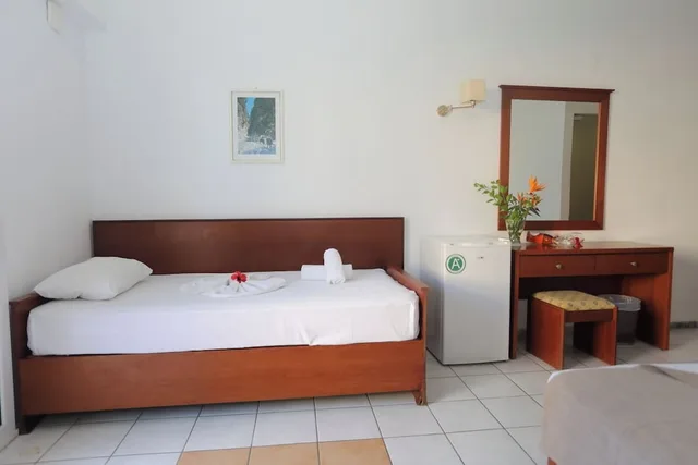 غرفة اقتصادية بسرير كوين وسريرين منفصلين بإطلالة على الحديقة، Maravel Star Art Hotel 4/10