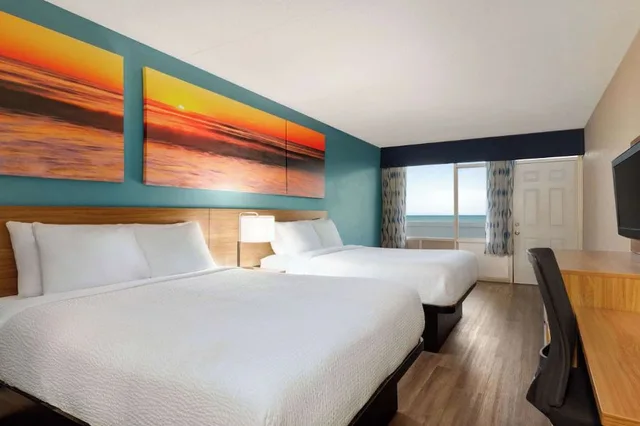 غرفة بسريرين كوين بإطلالة على البحر، Days Inn by Wyndham Myrtle Beach-Beach Front 1/3