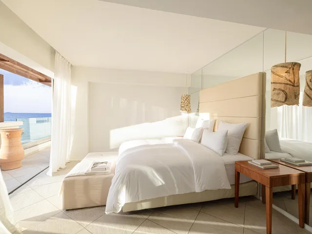 Luxury, Lateral Side Sea View، Amirandes, A Resort to Live 2/2