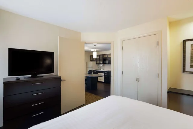 1 Bedroom, Suite, 2 Queen Beds, Sonesta Simply Suites Hampton 3/4
