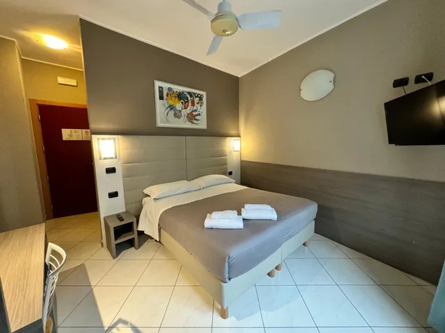 غرفة ديلوكس بسرير مزدوج أو سريرين منفصلين بشرفة، Hotel Parma 3/4