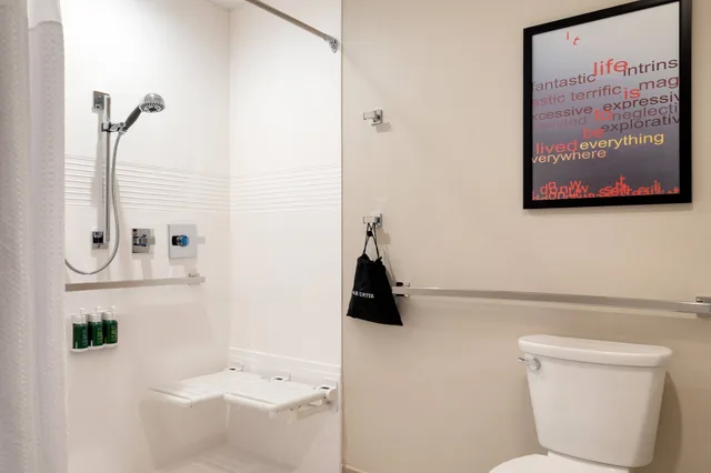 استوديو بسريرين كوين بإطلالة على الفناء لذوي الإعاقة، TownePlace Suites by Marriott Logan 3/3