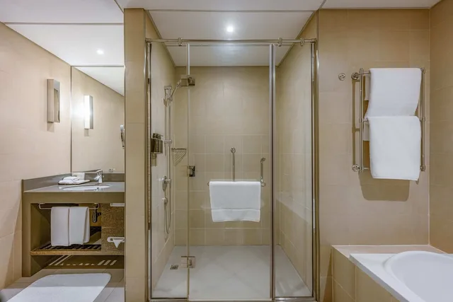 1 Bedroom, Suite, King Bed, Smoking, Four Points by Sheraton Al Ain 3/5